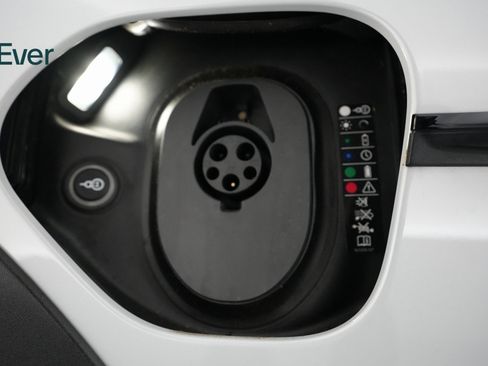 Used 2022 Porsche Taycan 4 Cross Turismo image 24