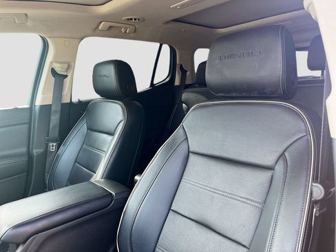 Used 2023 GMC Acadia Denali w/ Denali Ultimate Package FWD image 22