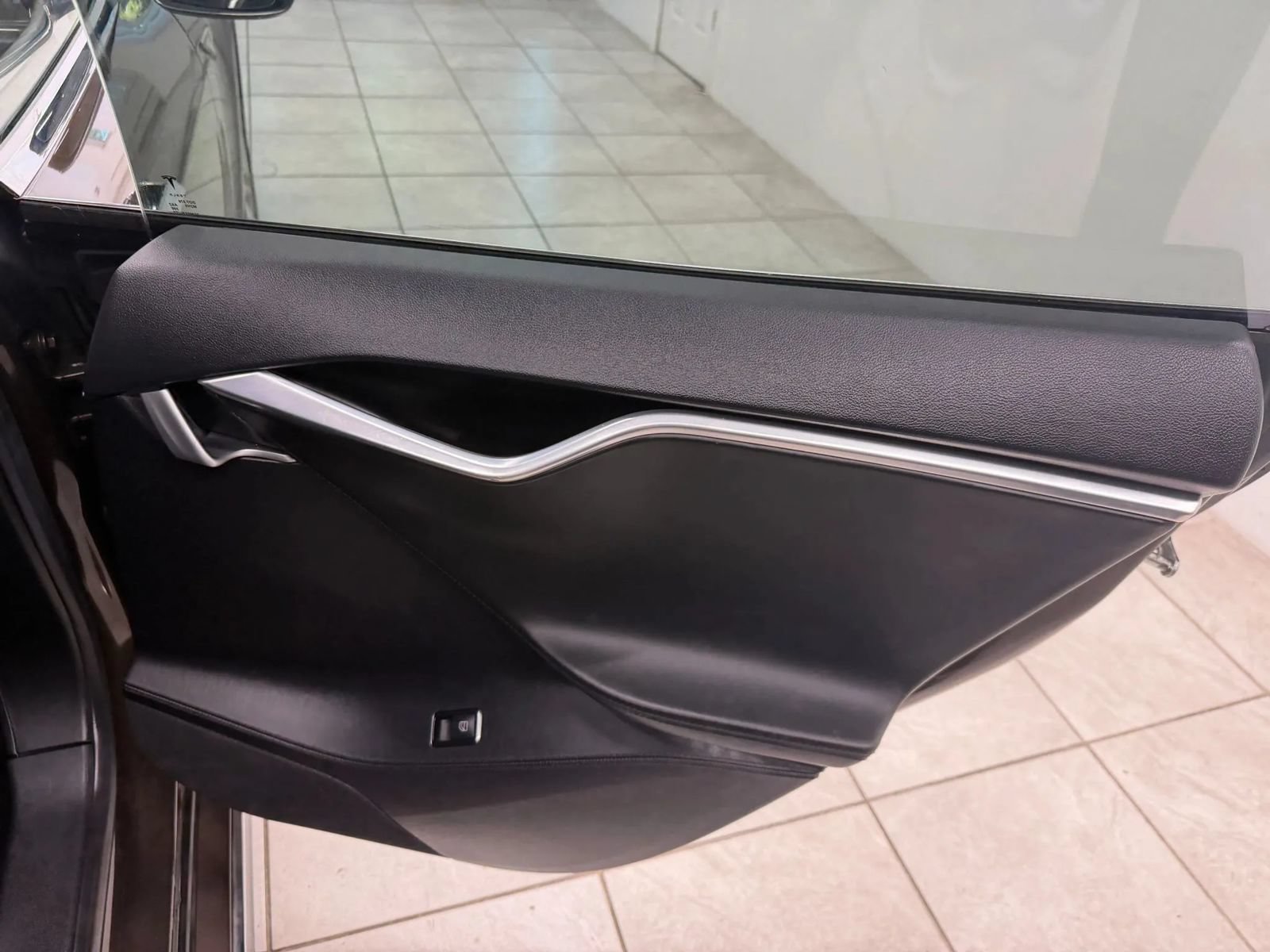 Used 2013 Tesla Model S RWD image 18