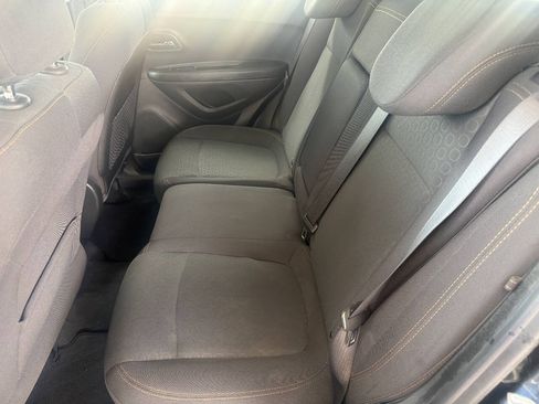 Used 2019 Chevrolet Trax LS w/ LPO, Cargo Package FWD image 18