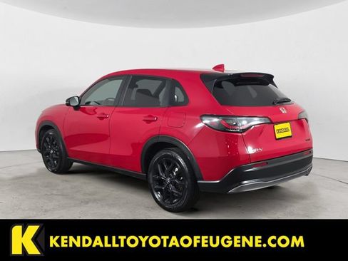 Used 2025 Honda HR-V Sport image 3