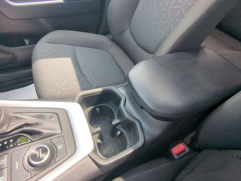 Used 2024 Toyota RAV4 XLE w/ Convenience Package image 21