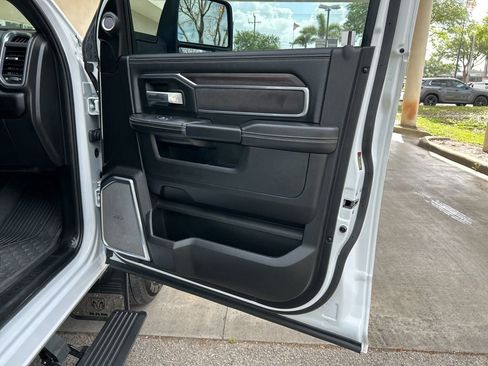 Used 2025 RAM 3500 Laramie image 29