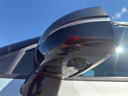 Used 2025 Kia Carnival SX Prestige FWD image 25