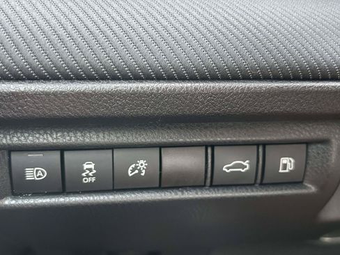 Used 2025 Toyota Camry SE FWD image 19