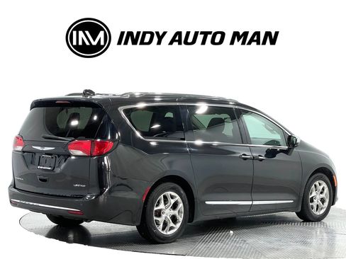 Used 2019 Chrysler Pacifica Limited FWD image 4