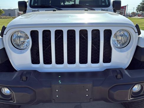 Used 2021 Jeep Gladiator Sport AWD/4WD image 4