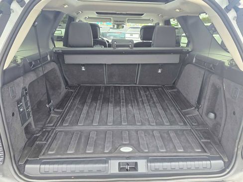 Certified 2024 Land Rover Discovery S AWD/4WD image 17