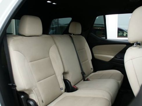 Used 2022 Chevrolet Traverse LS w/ Midnight/Sport Edition image 30