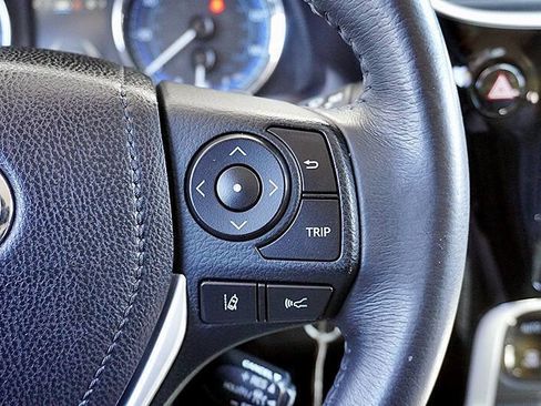 Used 2017 Toyota Corolla SE FWD image 34