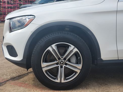 Used 2019 Mercedes-Benz GLC 300 image 5