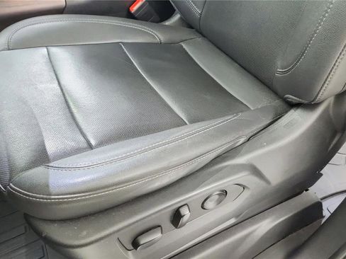 Used 2022 GMC Sierra 1500 SLT w/ SLT Convenience Package image 11