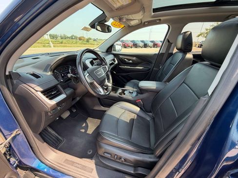 Used 2022 GMC Terrain SLT w/ Infotainment Package II AWD/4WD image 16