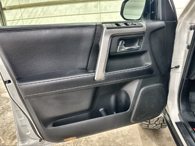 Used 2018 Toyota 4Runner SR5 Premium RWD image 21