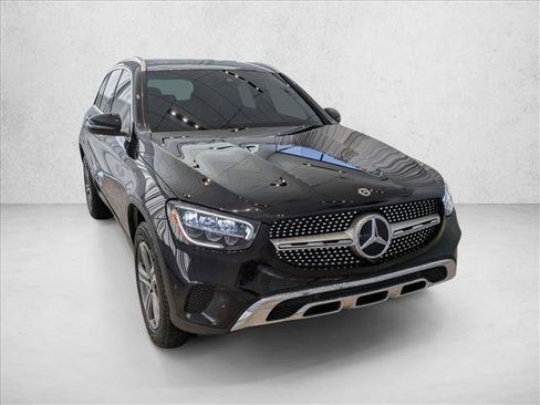 Certified 2022 Mercedes-Benz GLC 300 4MATIC image 3