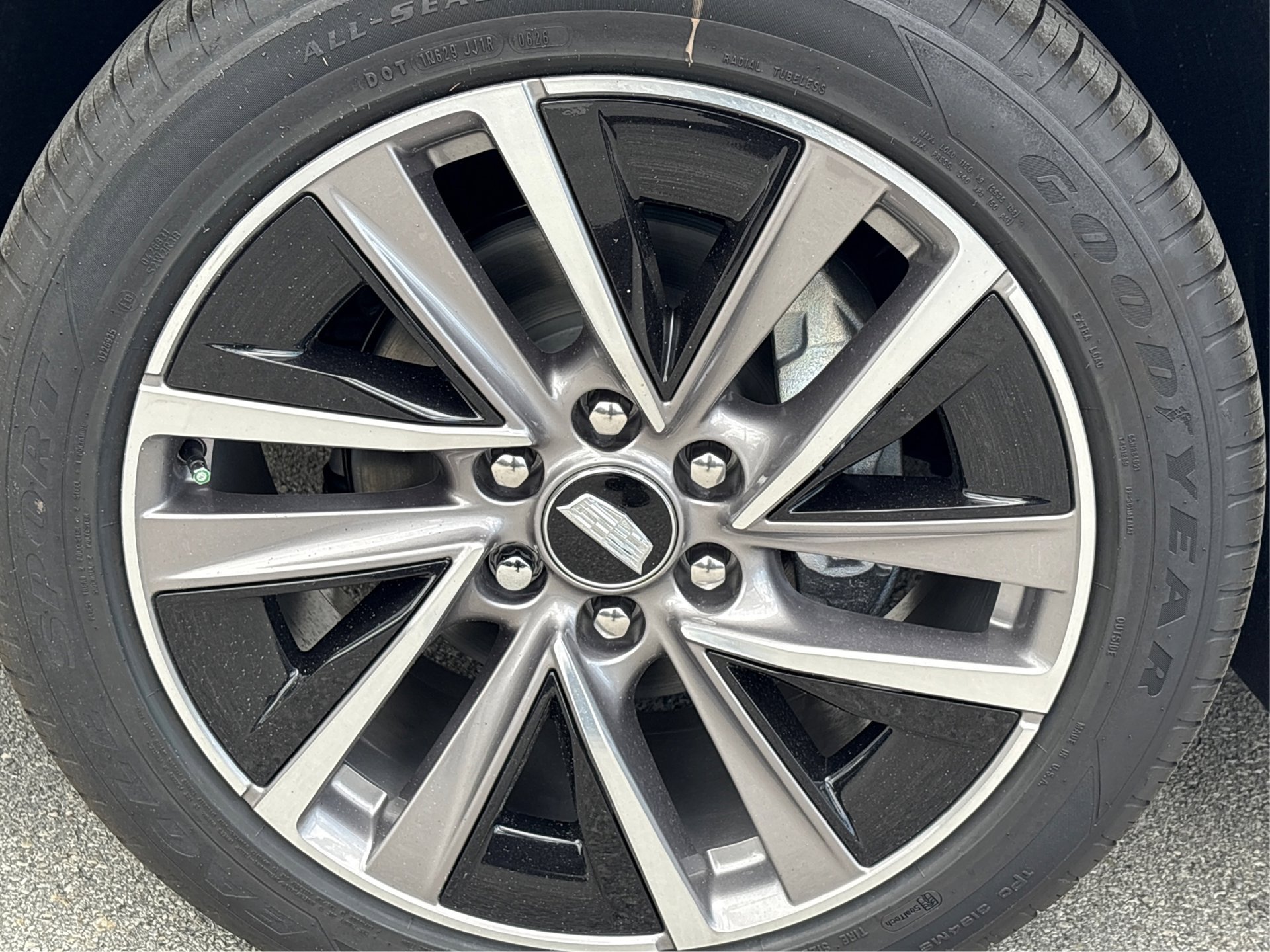 New 2027 Cadillac Vistiq Sport AWD/4WD image 13