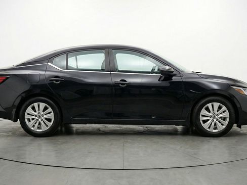 Used 2025 Nissan Sentra S FWD image 11