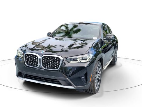 Certified 2024 BMW X4 xDrive30i w/ Premium Package AWD/4WD image 2