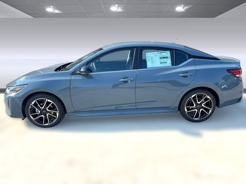New 2025 Nissan Sentra SR image 2