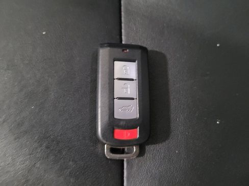 Used 2019 Mitsubishi Outlander SEL AWD/4WD image 32