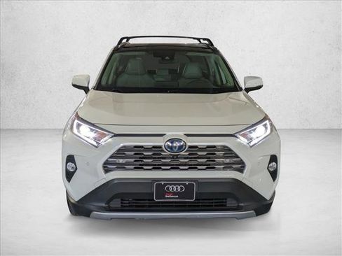 Used 2020 Toyota RAV4 Limited image 2