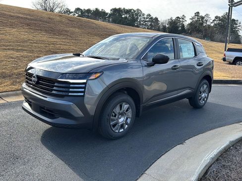 New 2026 Nissan Kicks S image 2