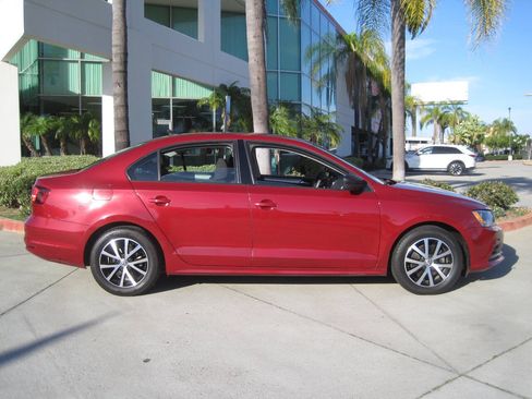 Used 2016 Volkswagen Jetta SE FWD image 8