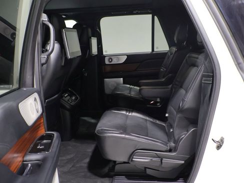 Used 2019 Lincoln Navigator L Reserve AWD/4WD image 17