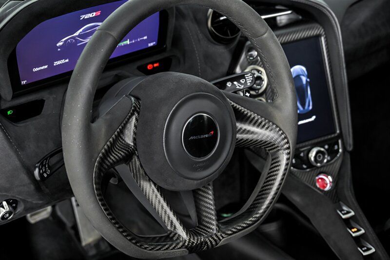 Used 2018 McLaren 720S RWD image 23