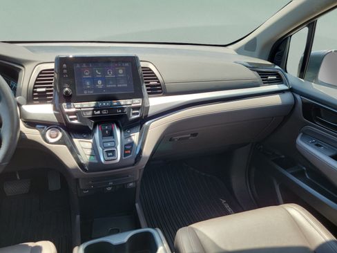 Used 2024 Honda Odyssey Touring image 17