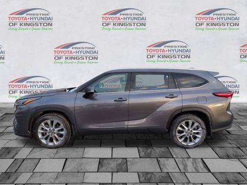 Certified 2021 Toyota Highlander Limited image 7