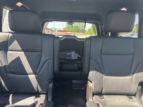 Used 2025 Toyota Sequoia Platinum w/ TRD Off-Road Package AWD/4WD image 40