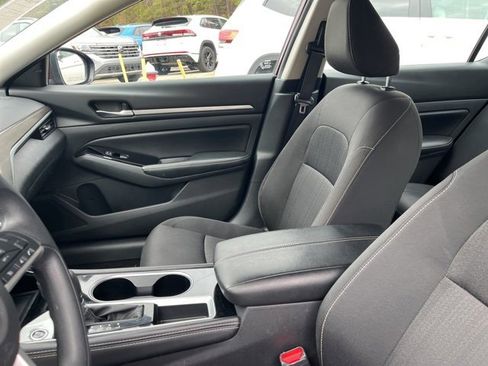 Used 2023 Nissan Altima 2.5 SV image 10