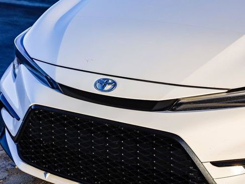 Used 2024 Toyota Corolla SE image 6