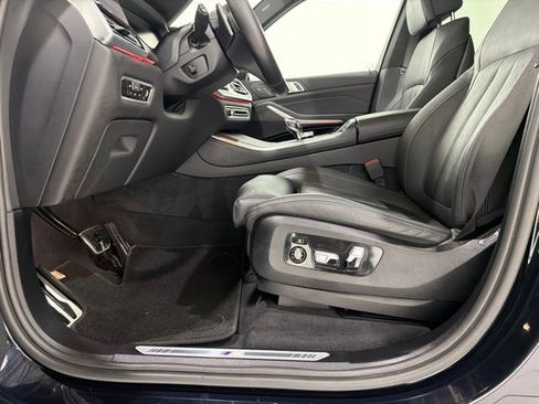 Used 2022 BMW X5 xDrive40i w/ M Sport Package AWD/4WD image 14