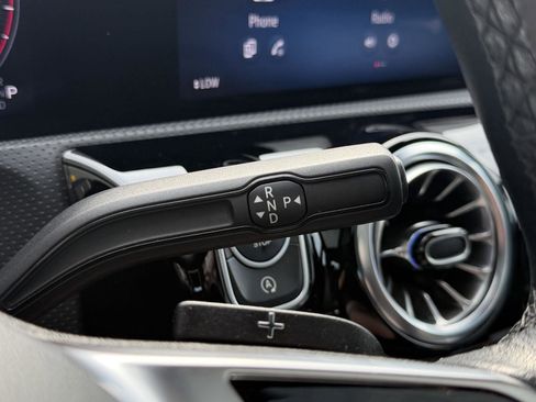 Used 2025 Mercedes-Benz CLA 250 4MATIC image 31