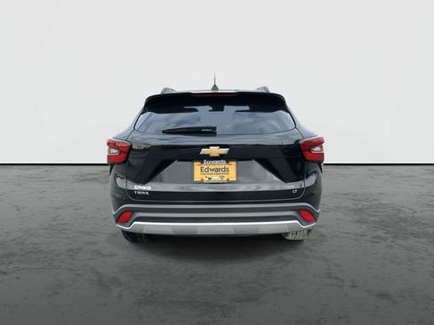 Used 2025 Chevrolet Trax LT image 6