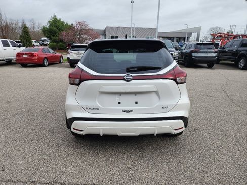 Used 2024 Nissan Kicks SV image 6