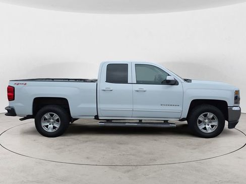 Used 2017 Chevrolet Silverado 1500 LT w/ All Star Edition AWD/4WD image 6