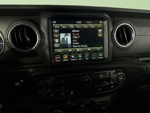 Used 2023 Jeep Wrangler Unlimited Sahara AWD/4WD image 20