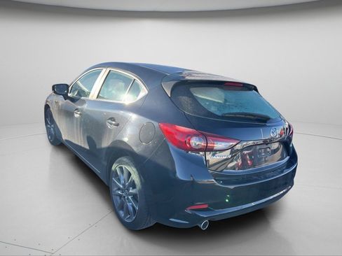 Used 2018 MAZDA MAZDA3 Touring image 10