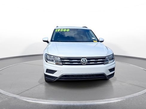 Used 2019 Volkswagen Tiguan SE w/ Panoramic Sunroof Package AWD/4WD image 3