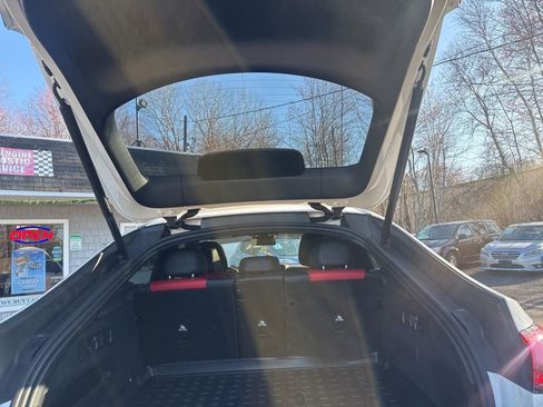 Used 2024 Mercedes-Benz GLC 300 4MATIC image 37