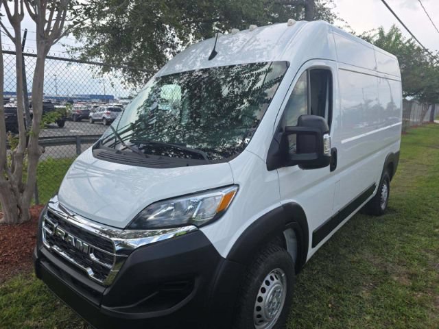 Used 2024 RAM ProMaster 2500 w/ Convenience Group FWD image 3