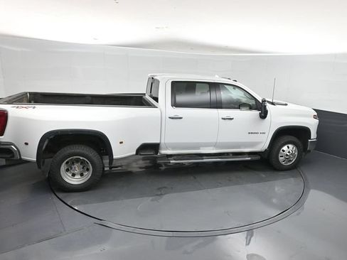 Used 2025 Chevrolet Silverado 3500 LTZ w/ LTZ Plus Package AWD/4WD image 31
