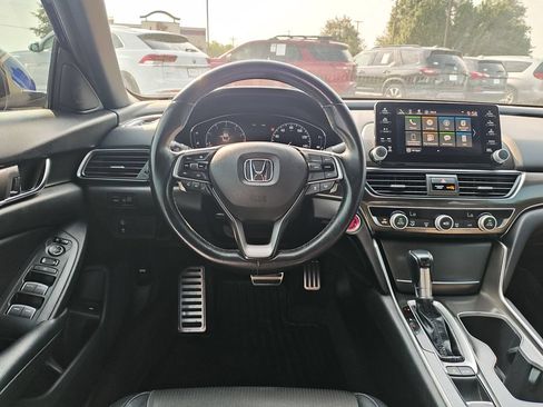 Used 2018 Honda Accord Sport image 16