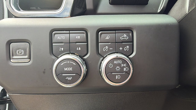 Used 2024 GMC Sierra 1500 Denali w/ Denali Reserve Package AWD/4WD image 18