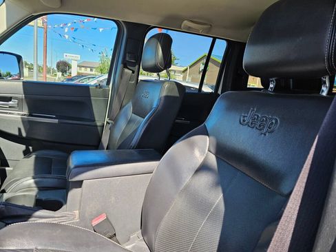 Used 2011 Jeep Liberty Renegade w/ Premium Group AWD/4WD image 26