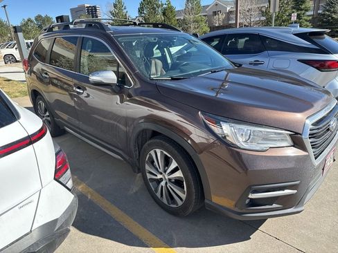 Used 2019 Subaru Ascent Touring image 2
