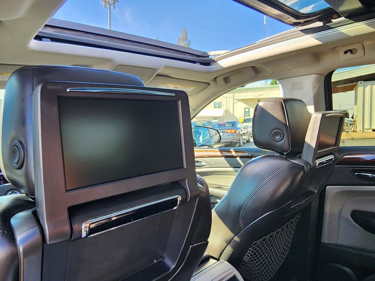Used 2010 Cadillac SRX Luxury FWD image 22
